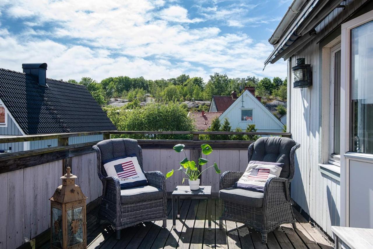 White & Bright Room In A Shared Apartment Göteborg Exterior foto